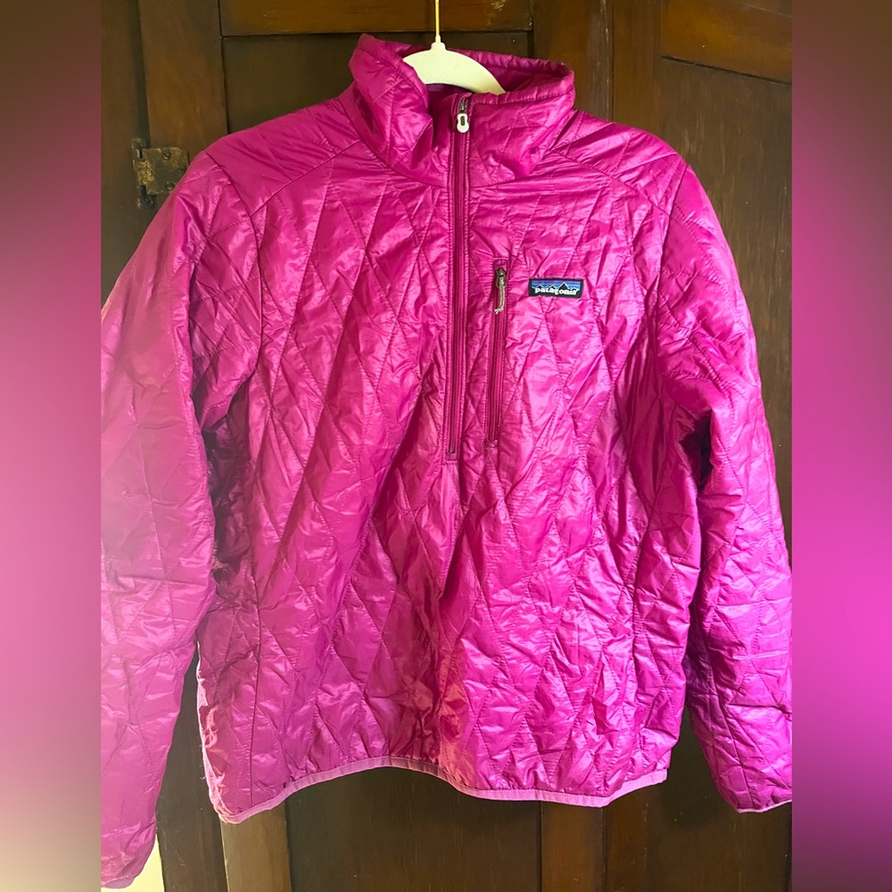 Patagonia zip up beautiful color, great alone or layering piece. M